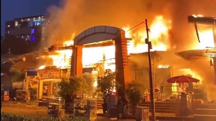 Kebakaran di Tampur 28 Juli: Kronologi & Dampak Kebakaran Jakarta Hari Ini